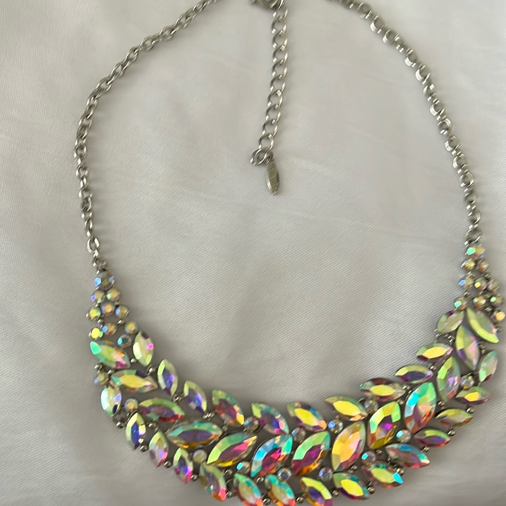 A beautiful Natasha statement piece just beautiful.